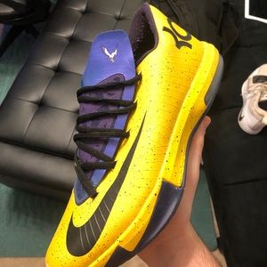 Kd 6 (MONTVERDE CUSTOM RARE)